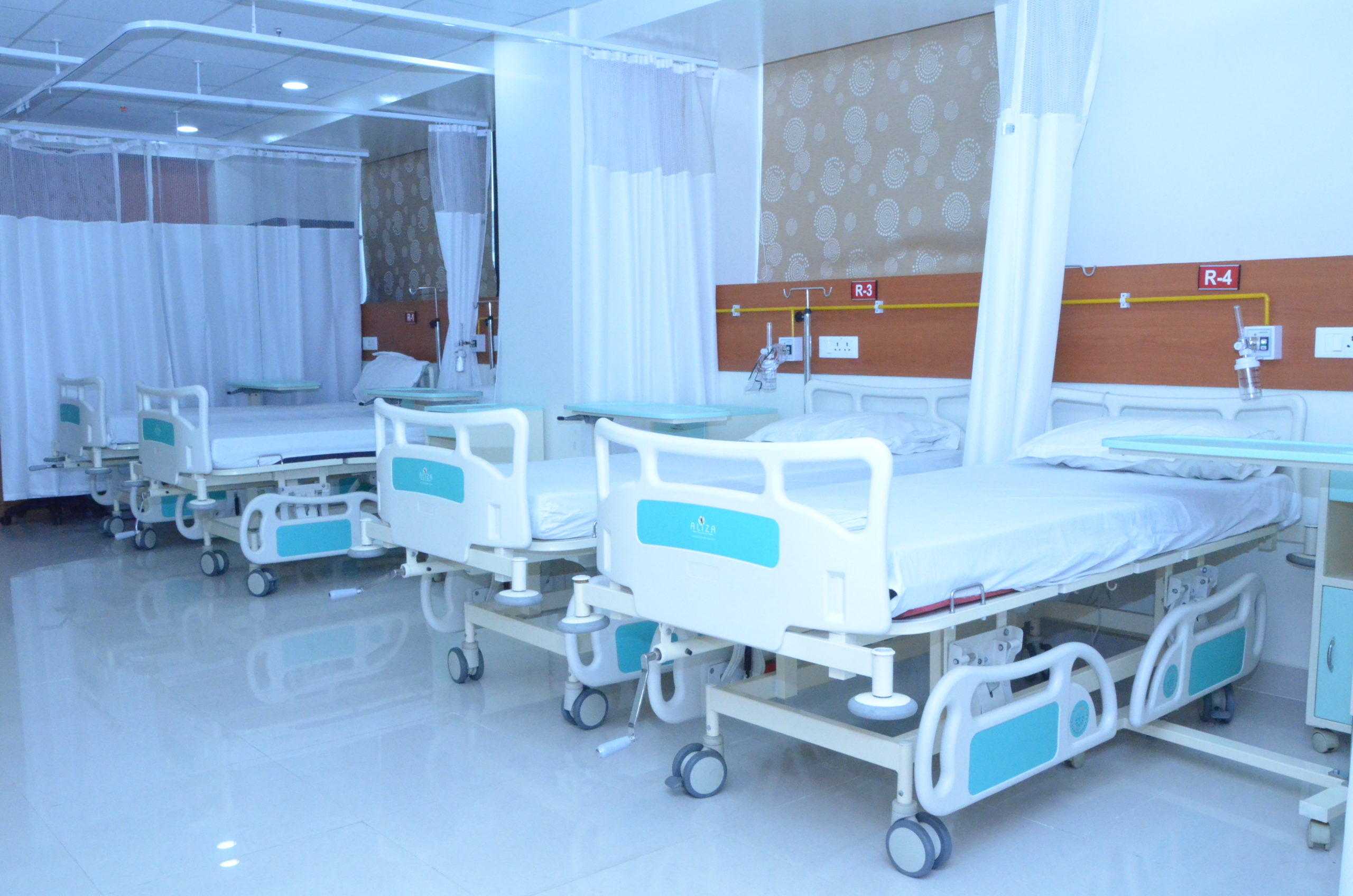 patient room at sci clinic2